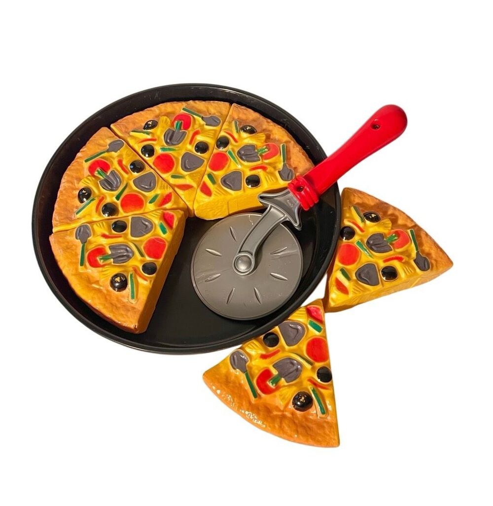 Vintage 1980s Pizza Hut Deep Dish Play Pizza & Slicer Batatt
